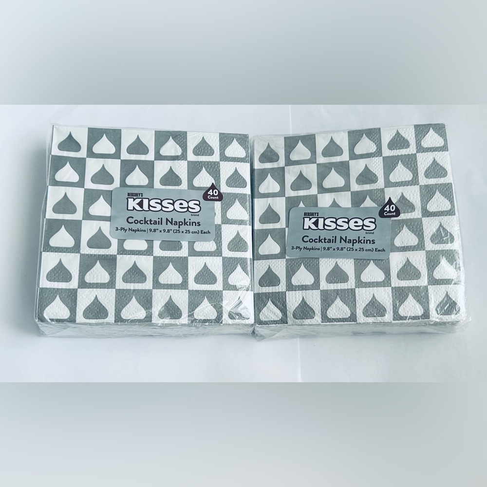 New 2 Packages of Hershey’s Kisses 40 Paper Beverage Napkins 80 Napkins